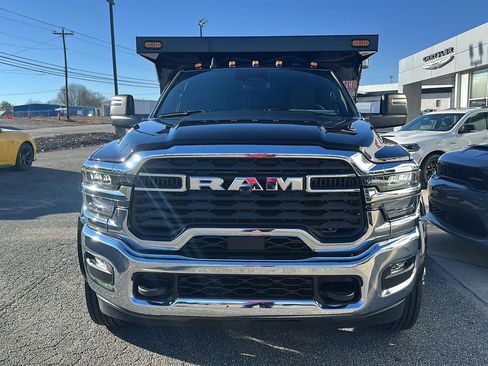 New 2026 RAM 5500 4x4 Regular Cab image 2