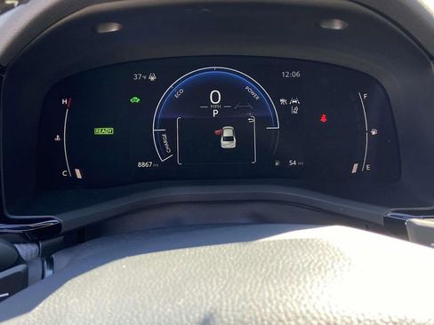 Used 2025 Toyota Camry SE w/ Convenience Package image 34