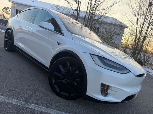 Used 2018 Tesla Model X 100D image 48
