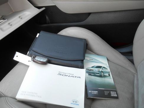 Used 2015 Hyundai Sonata Sport w/ Option Group 03 FWD image 6