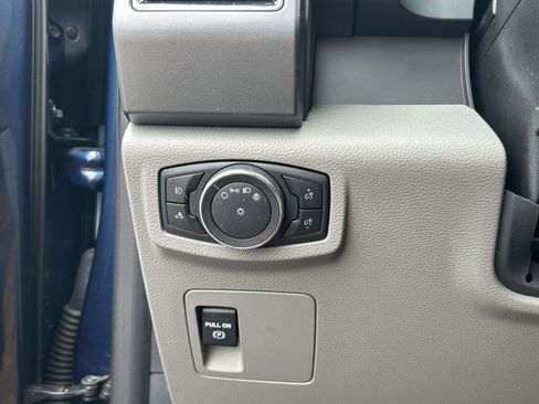 Used 2019 Ford F150 XLT w/ Trailer Tow Package image 18