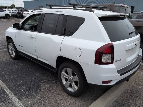 Used 2014 Jeep Compass Latitude AWD/4WD image 9