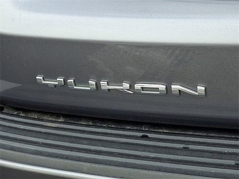 Used 2021 GMC Yukon XL SLT w/ Rear Media and Nav Package image 32