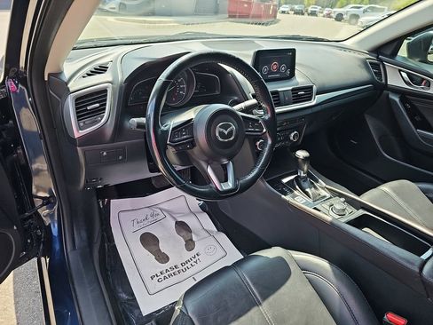 Used 2018 MAZDA MAZDA3 Touring FWD image 18