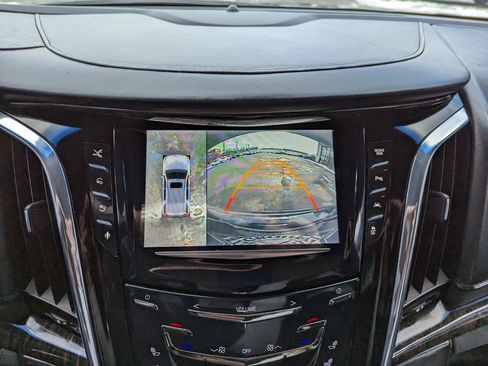 Used 2016 Cadillac Escalade Platinum image 23