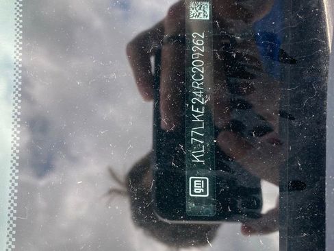 Used 2024 Chevrolet Trax ACTIV w/ Sunroof Package image 16