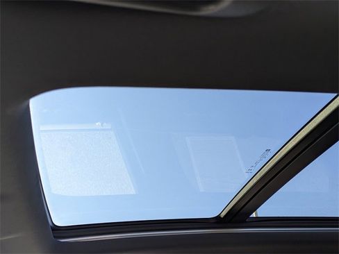 Used 2023 Chevrolet TrailBlazer RS w/ Sun and Liftgate Package image 19