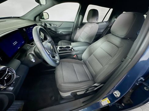 Used 2025 Chevrolet Equinox LT image 13