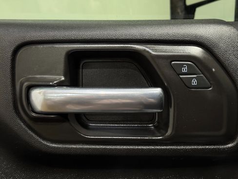 Used 2023 Chevrolet Silverado 2500 Custom w/ Custom Convenience Package image 29