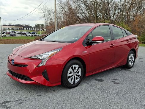 Used 2017 Toyota Prius Three image 3