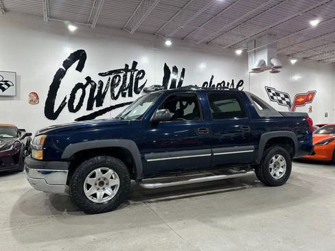Used 2004 Chevrolet Avalanche 2WD image 1