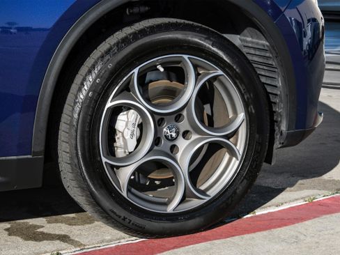 Used 2022 Alfa Romeo Stelvio Sprint image 51