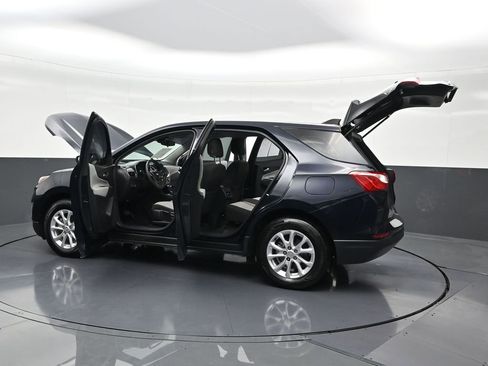 Used 2021 Chevrolet Equinox LS image 35