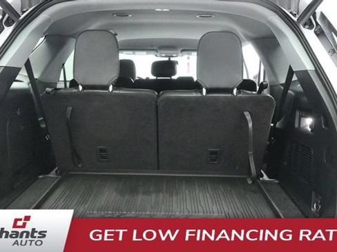 Used 2022 Ford Explorer XLT w/ Equipment Group 202A AWD/4WD image 12