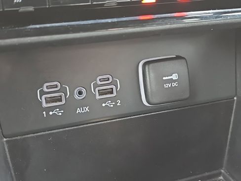 Used 2024 Jeep Grand Cherokee Limited image 41