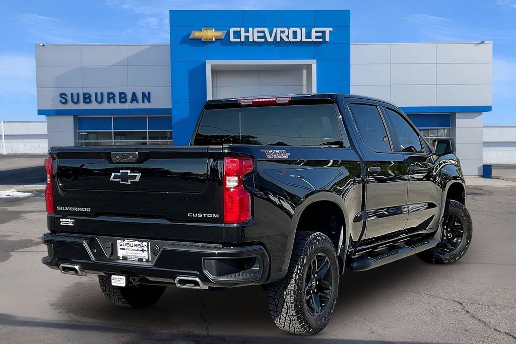 Used 2024 Chevrolet Silverado 1500 Custom Trail Boss AWD/4WD image 4