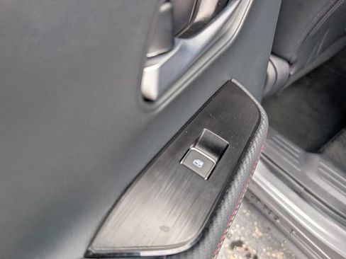 Certified 2025 Nissan Kicks SR AWD/4WD image 11