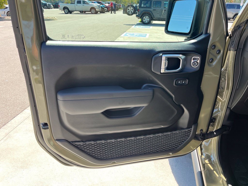 New 2027 Jeep Gladiator Sport AWD/4WD image 5