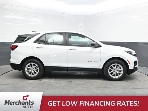 Used 2022 Chevrolet Equinox LS AWD/4WD image 9