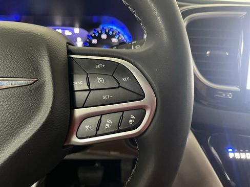 Used 2024 Chrysler Pacifica Touring-L FWD image 56