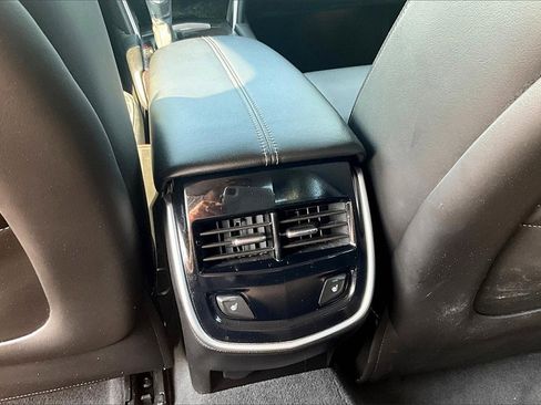 Used 2015 Cadillac XTS Luxury image 32