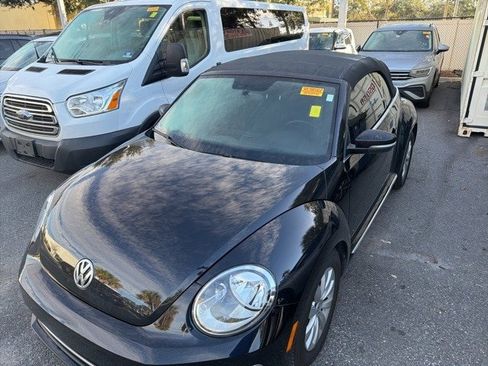 Used 2018 Volkswagen Beetle 2.0T S image 2