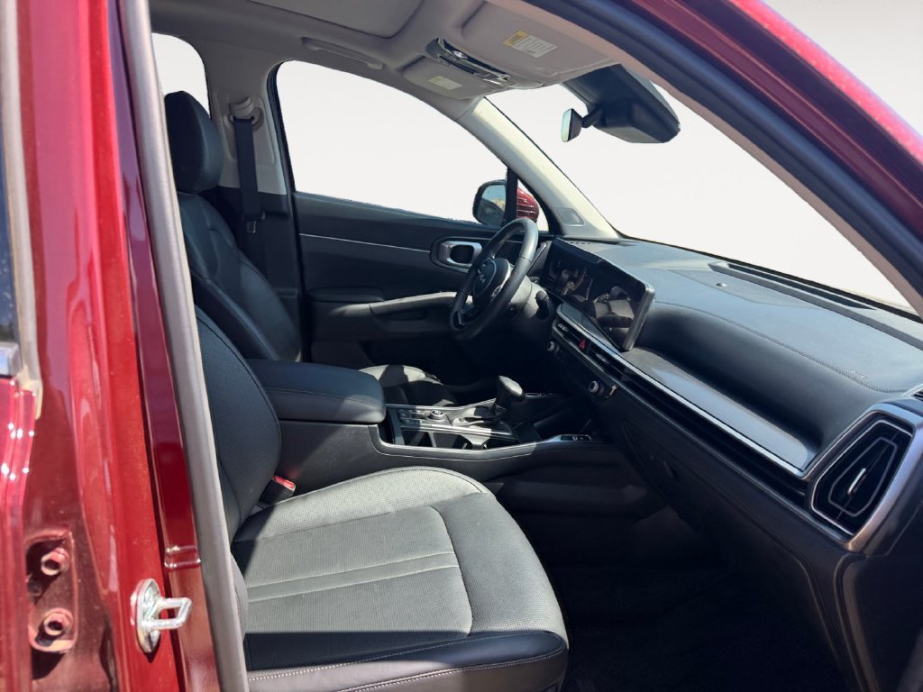 Used 2025 Kia Sorento EX w/ Panoramic Sunroof Package FWD image 15