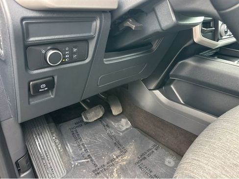 Certified 2022 Ford Expedition XLT image 32