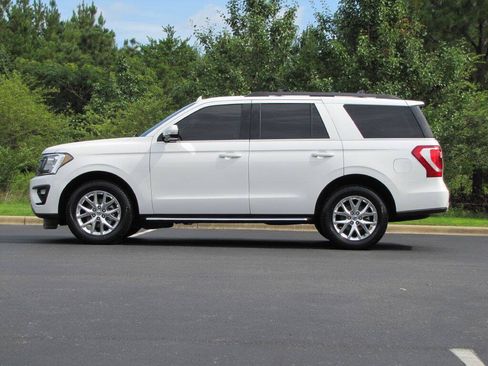 Used 2021 Ford Expedition XLT RWD image 4