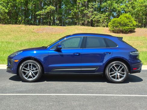 Certified 2026 Porsche Macan AWD/4WD image 2