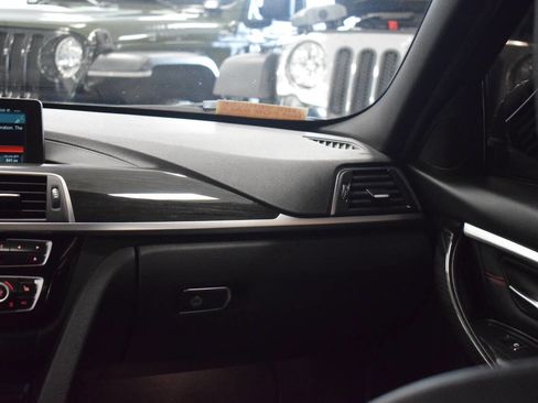 Used 2018 BMW 330i Sedan image 42