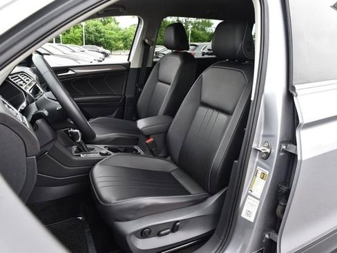 Used 2024 Volkswagen Tiguan SE AWD/4WD image 20