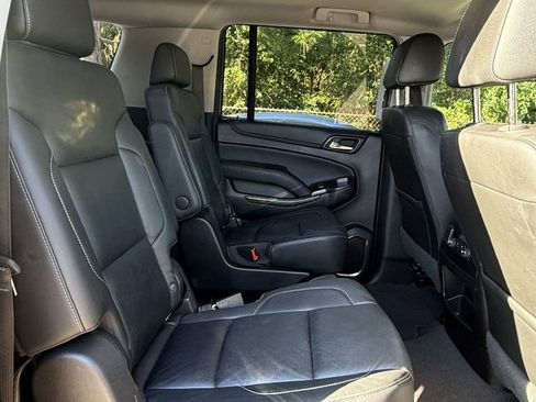 Used 2019 Chevrolet Suburban LT image 26