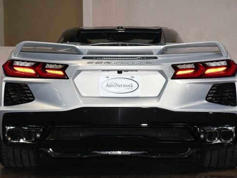 Used 2022 Chevrolet Corvette Stingray Convertible w/ Z51 Performance Package RWD image 2