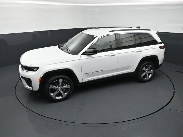 New 2026 Jeep Grand Cherokee Limited AWD/4WD image 14