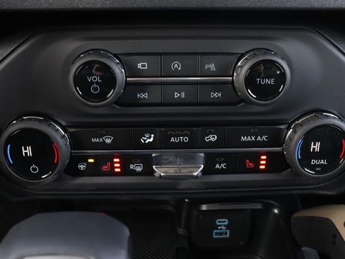 New 2025 Ford Bronco Badlands image 23