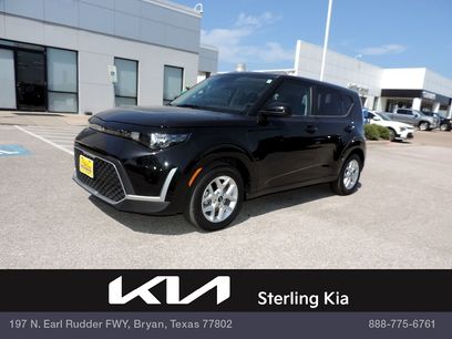 Used 2025 Kia Soul LX w/ LX Technology Package