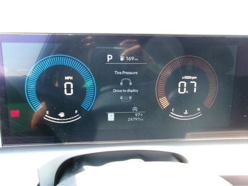 Used 2025 Hyundai Tucson SEL image 14