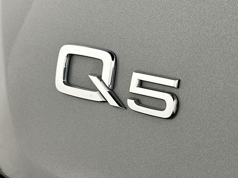 Used 2023 Audi Q5 2.0T Premium w/ Convenience Package AWD/4WD image 10