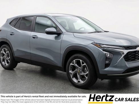 Used 2025 Chevrolet Trax LT FWD image 1