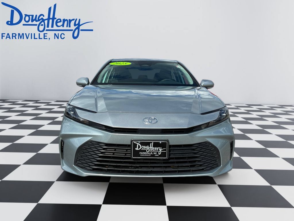 Used 2025 Toyota Camry LE FWD image 8