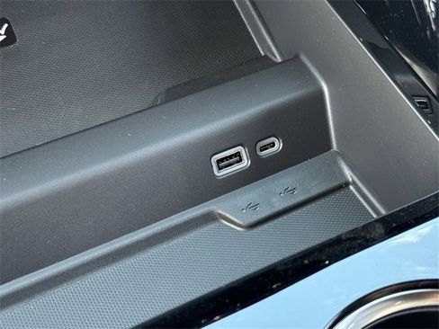 New 2026 Chevrolet Suburban High Country image 17