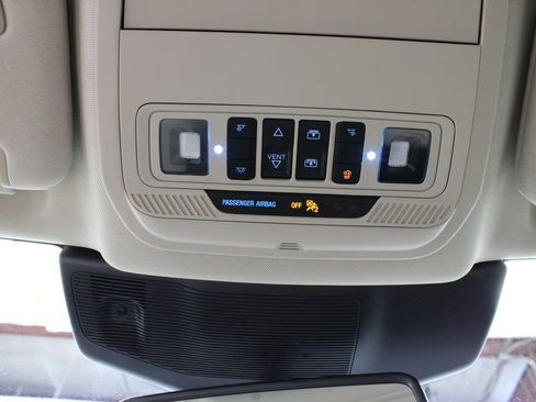 Used 2023 Ford Explorer Platinum w/ Premium Technology Package RWD image 30
