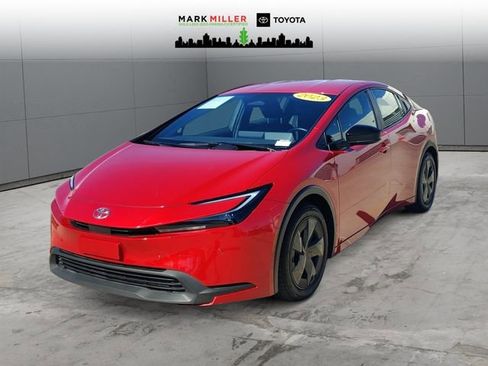 Used 2023 Toyota Prius LE FWD image 1