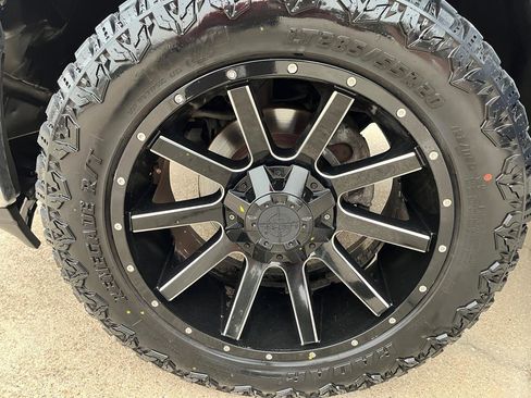 Used 2017 RAM 1500 Classic SLT RWD image 12
