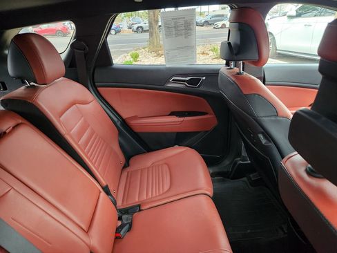 Used 2024 Kia Sportage SX image 8