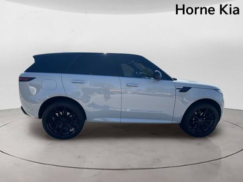 Used 2023 Land Rover Range Rover Sport SE Dynamic AWD/4WD image 3