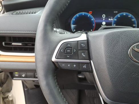 Used 2024 Toyota Grand Highlander Platinum image 10
