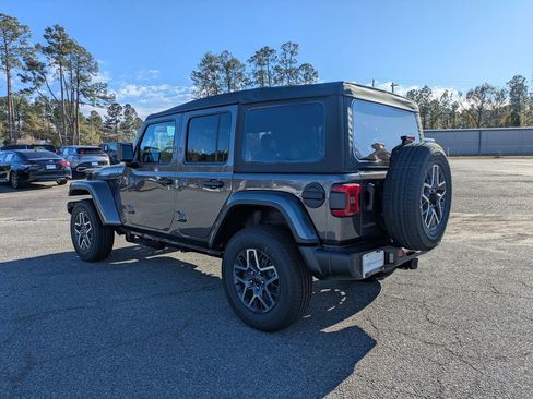 New 2026 Jeep Wrangler Unlimited Sahara AWD/4WD image 8