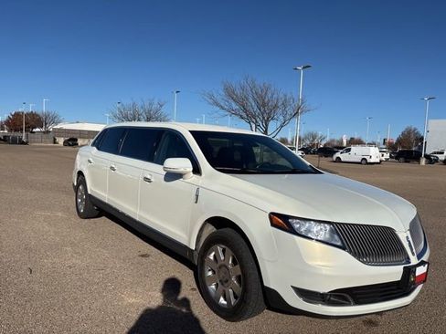 Used 2013 Lincoln MKT Limo image 9